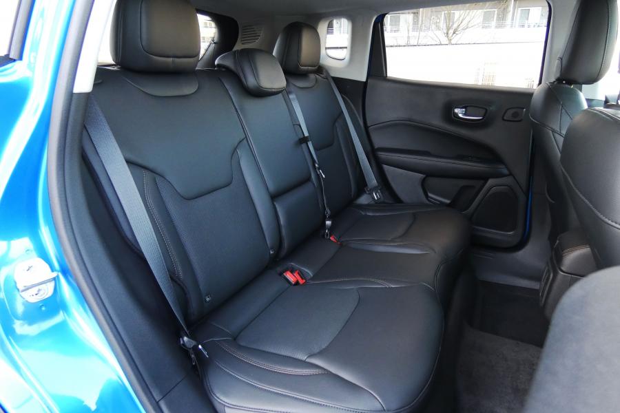 Интерьер Jeep Compass Limited (MP) 2017 года  (JP) (фото 5 из 9)